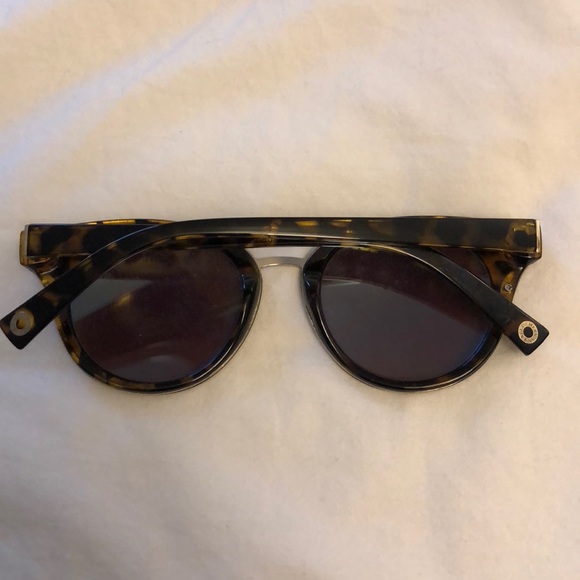 American Eagle tortoise reflective blue sunglasses - Picture 2 of 3